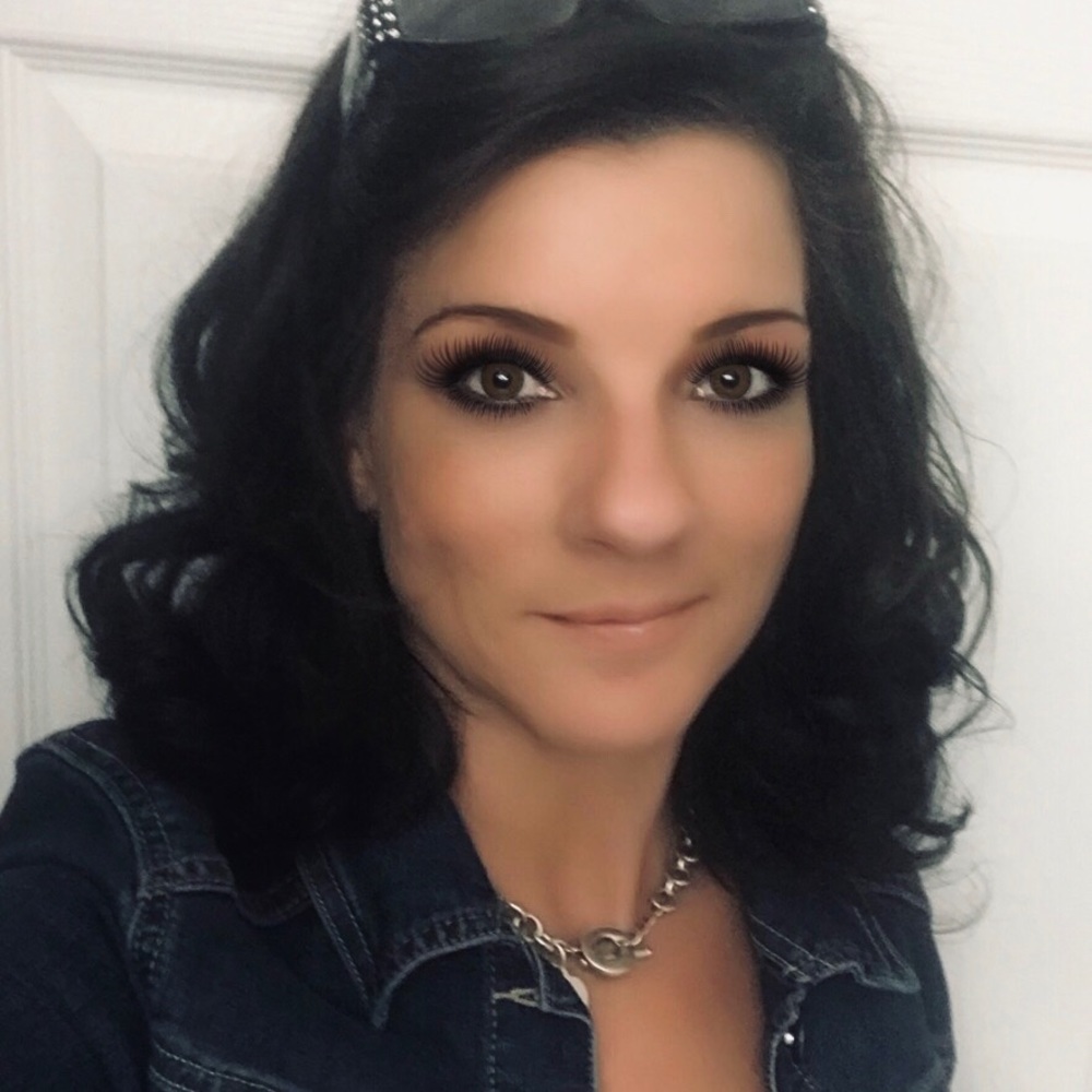 Meet your Posher, Stefanie